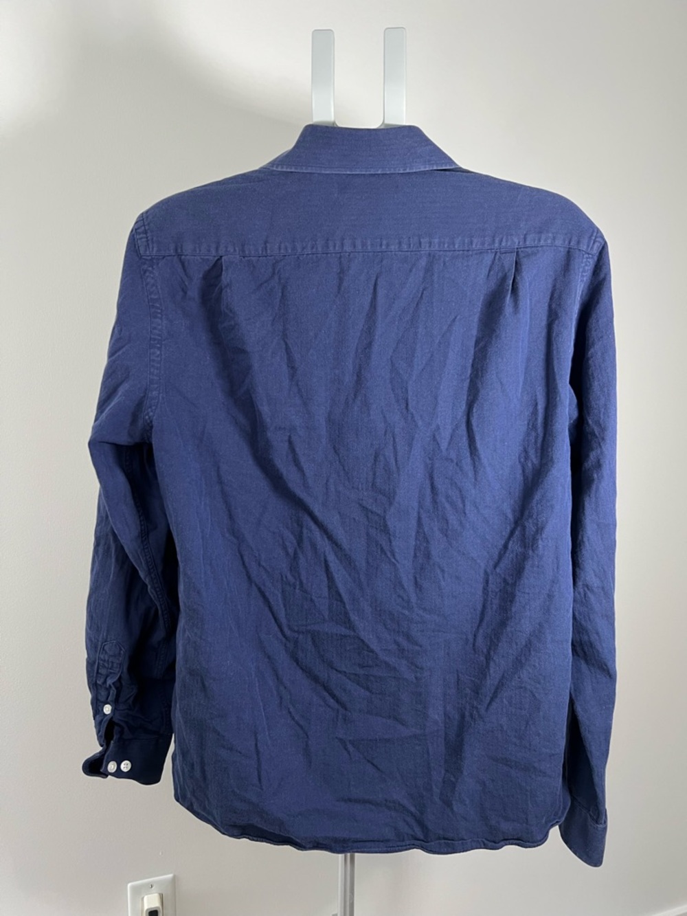 Tommy Hilfiger Men's Button-Down Slim Fit Shirt in Navy Blue - Picture 2 of 5